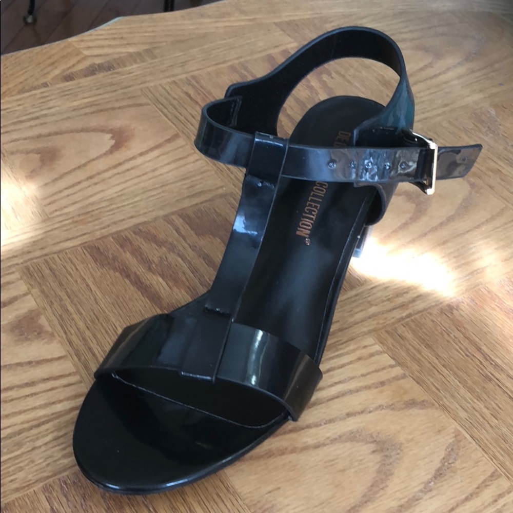 Black patent leather sandals